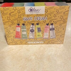 6 pack hand creams 30ml tubes
Good holiday or birthday gift!